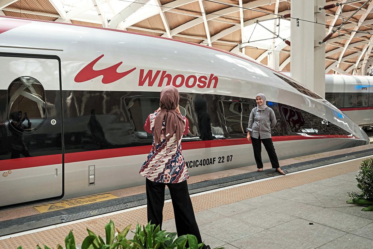 Industri Indonesia Akan ‘booming’ Sejalan Dengan Kereta Cepat Whoosh