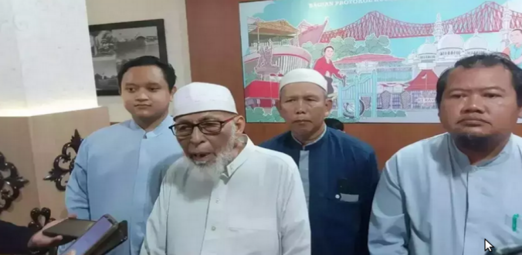 Abu Bakar Ba'asyir Kunjungi Kantor Gibran untuk Menyerahkan Surat