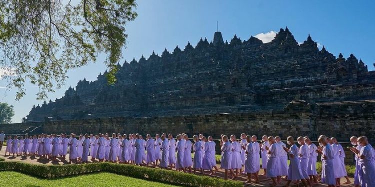 500 Samanera dari 5 Negara Ikuti Pelatihan di Candi Borobudur