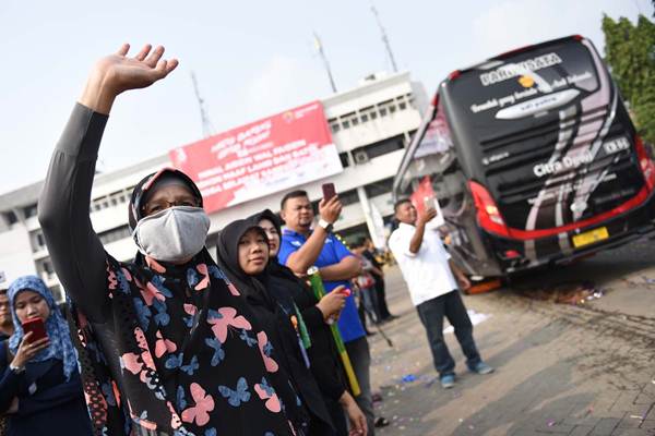 Jokowi Minta Kementerian dan Jajaran Lembaga Siapkan Program Mudik Gratis Nataru