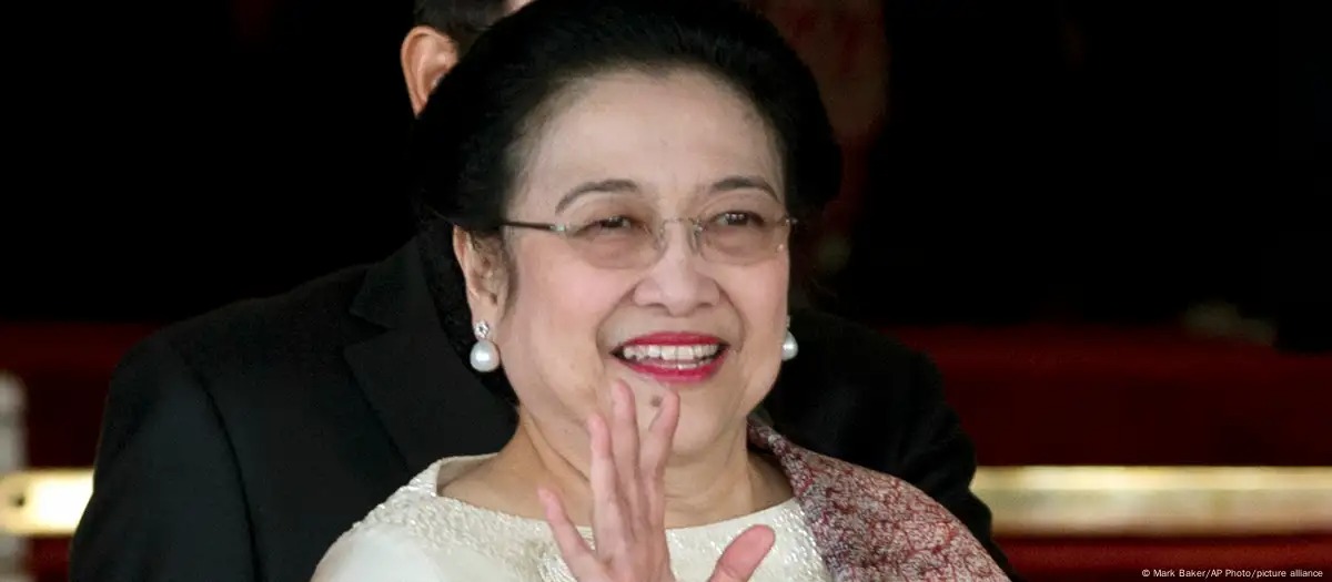 Megawati Tertawa Bahlil Ngomong soal 'Raja Jawa'