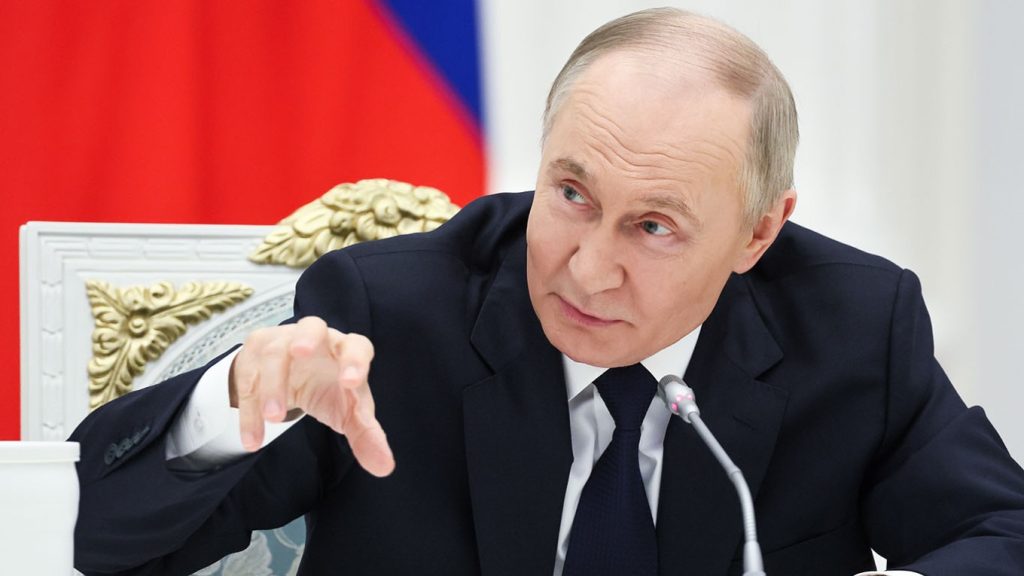 Putin Sebut Rusia Harus ‘Mencekik’ Perusahaan Teknologi Asing
