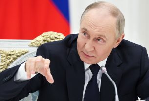 Putin Sebut Rusia Harus ‘Mencekik’ Perusahaan Teknologi Asing