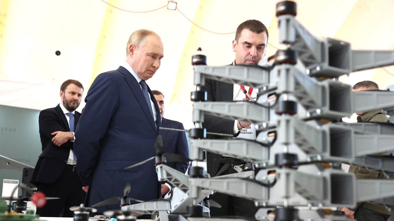 Think Tank Rusia Melaporkan Peningkatan Pesat dalam Produksi Drone