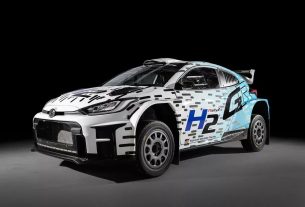 Legenda WRC Juha Kankkunen Kemudikan Mobil Toyota Hidrogen