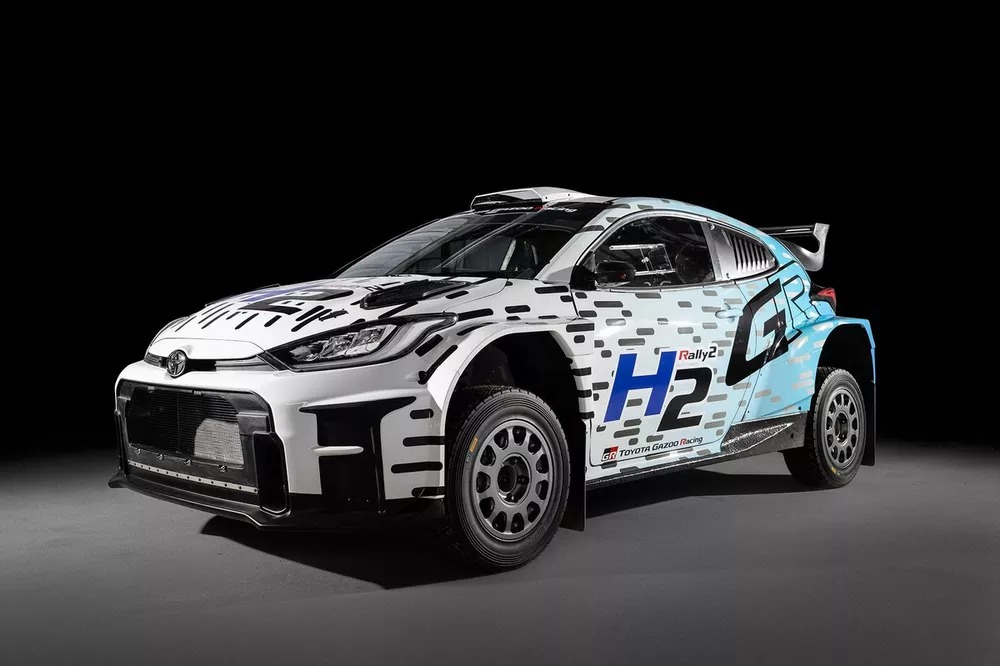 Legenda WRC Juha Kankkunen Kemudikan Mobil Toyota Hidrogen